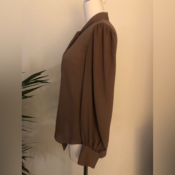 Beautiful mushroom colored toe neck blouse size S - Picture 6 of 6